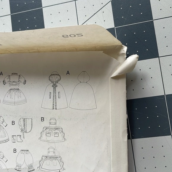 Vogue Craft 602, designed by Linda Carr, Early American Outfits (4 outfits) 18" - Picture 5 of 5